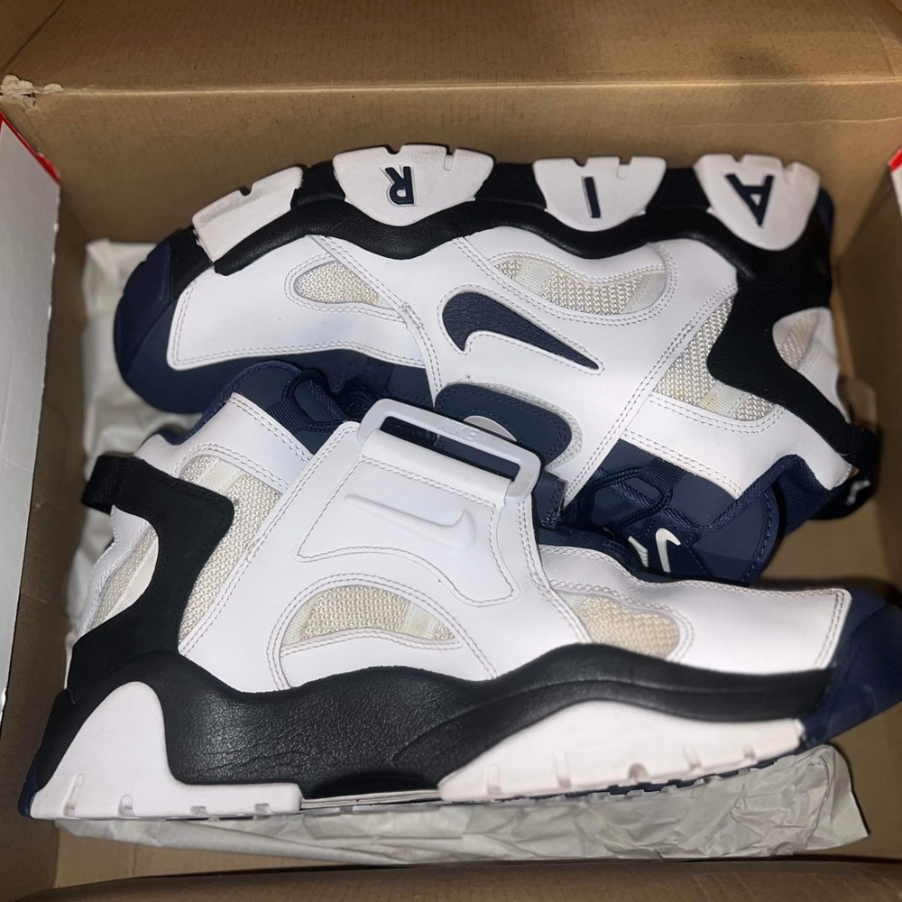 Nike Air Barrage Mid